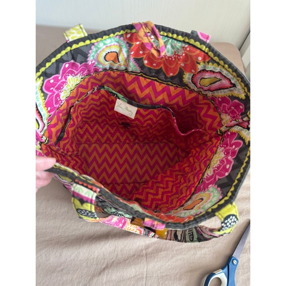 Vera Bradley Quilted Floral Pattern "Ziggy Zinnia" Tote Purse Bag Preloved - Picture 13 of 15